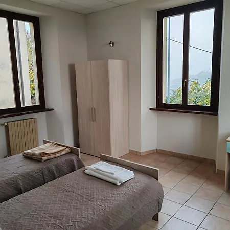 לינה וארוחת בוקר Rifugio Escursionistico Valdivilla *